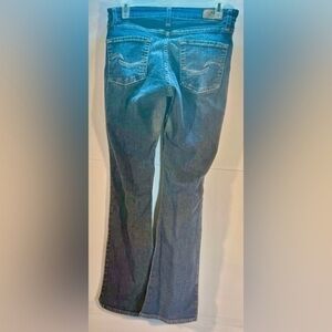 LEVI STRAUS WOMEN’S MODERN BOOT CUT JEANS SIZE 10M